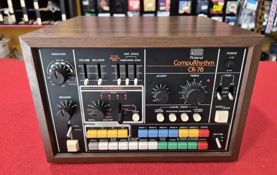 Roland CR-78 + WS-1 caja de ritmos vintage de segunda mano · Foto 2 de 5 · Girona · 2690 €