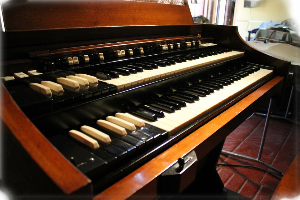 Hammond A105 Restaurado
