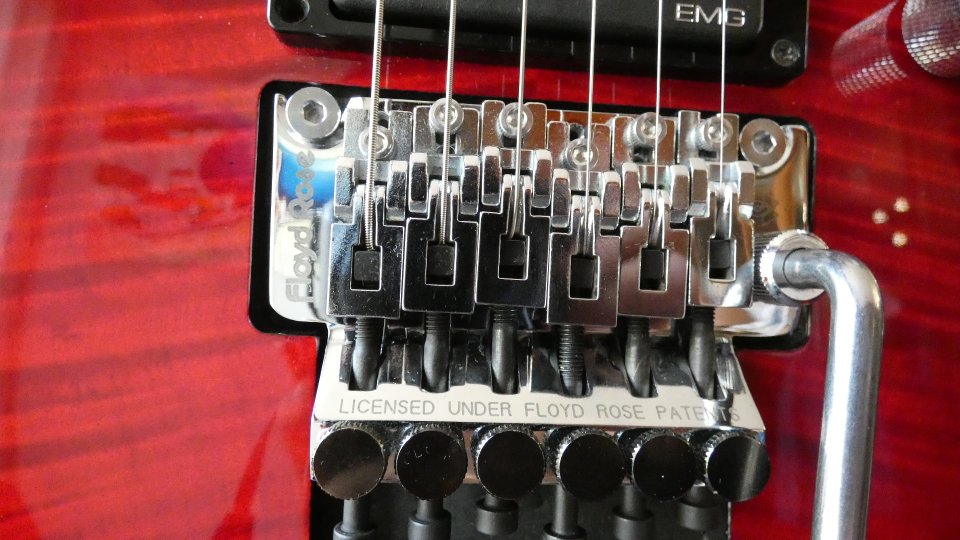 Guitarra eléctrica LTD M-330R FM