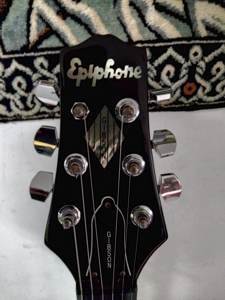 Epiphone Soptlight x strato mim, player u otras guitarras ligeras