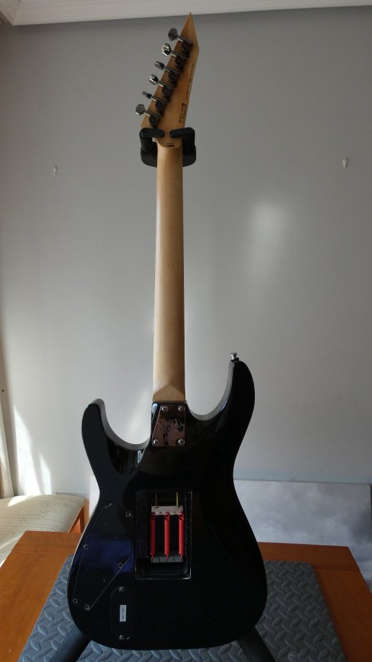 Guitarra eléctrica LTD M-330R FM