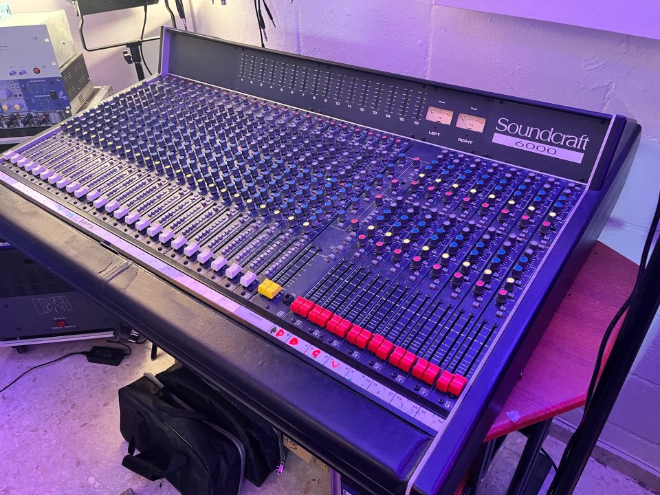 Soundcraft 6000 24/16
