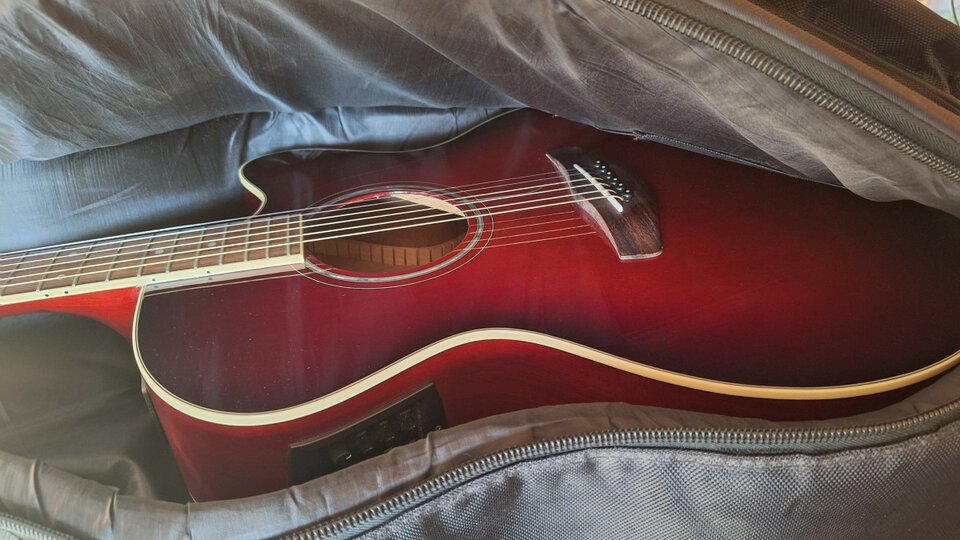 Guitarra electroacustica Yamaha CPX 500II de segunda mano · Foto 1 de 6 · Barcelona · 180 €
