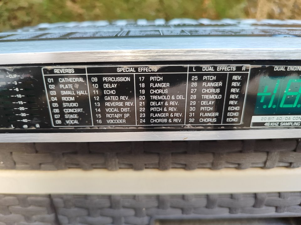 Behringer Virtualizer DSP 1000P de segunda mano · Foto 4 de 8 · Málaga · 45 €