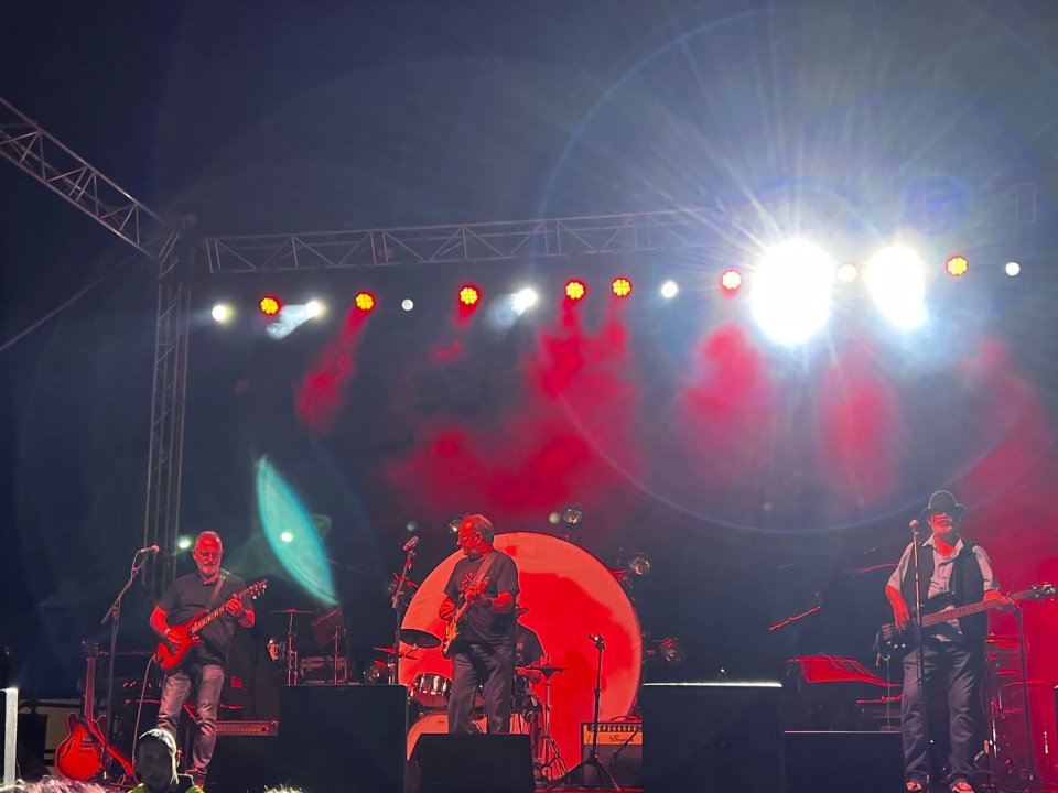 Banda de rock con música propia de segunda mano · Foto 2 de 3 · Alicante