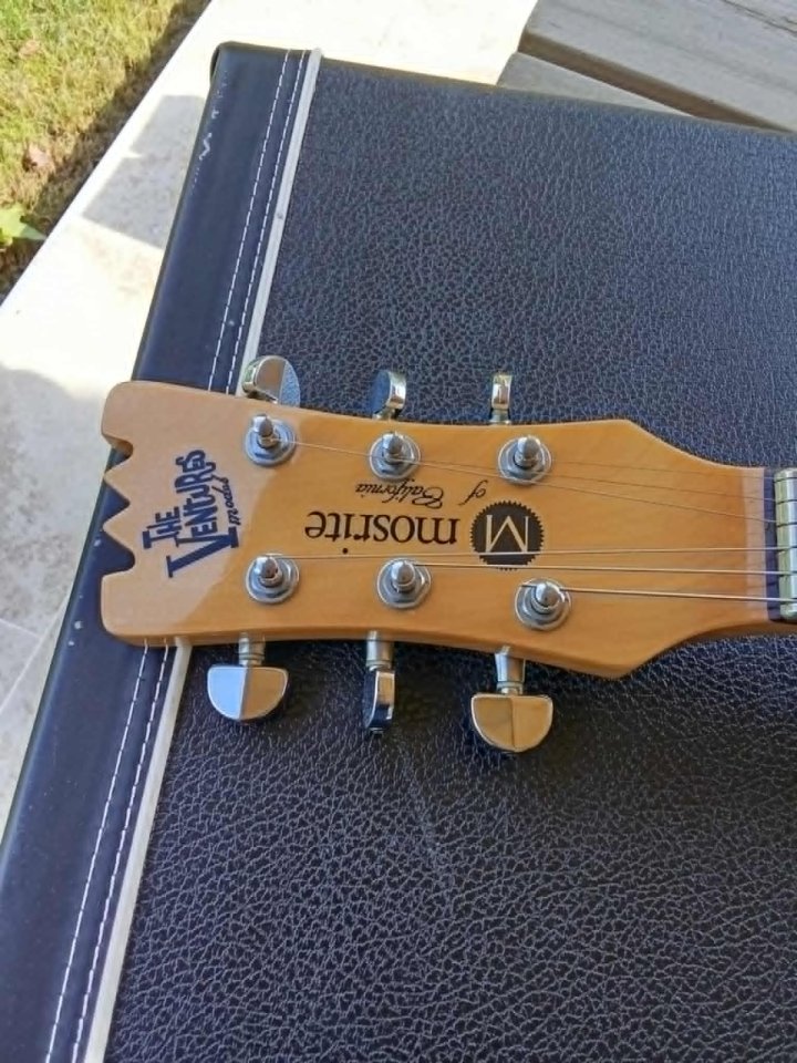 Mosrite Johnny Ramone de segunda mano · Foto 5 de 5 · Asturias · 2500 €