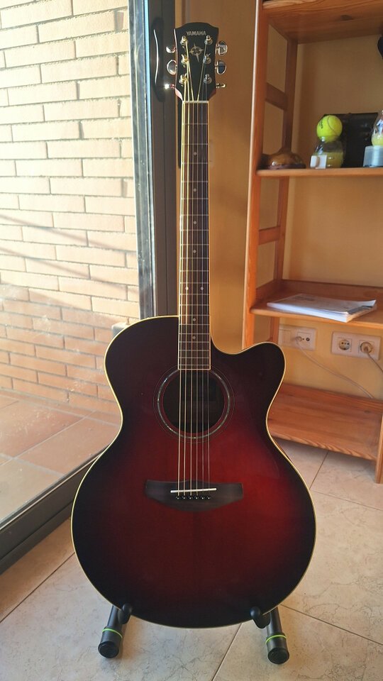 Guitarra electroacustica Yamaha CPX 500II de segunda mano · Foto 2 de 6 · Barcelona · 180 €
