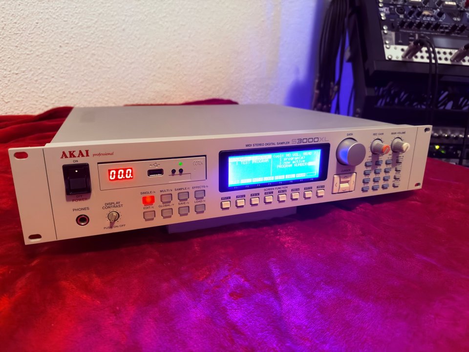 Sampler AKAI S3000XL Mejorado!