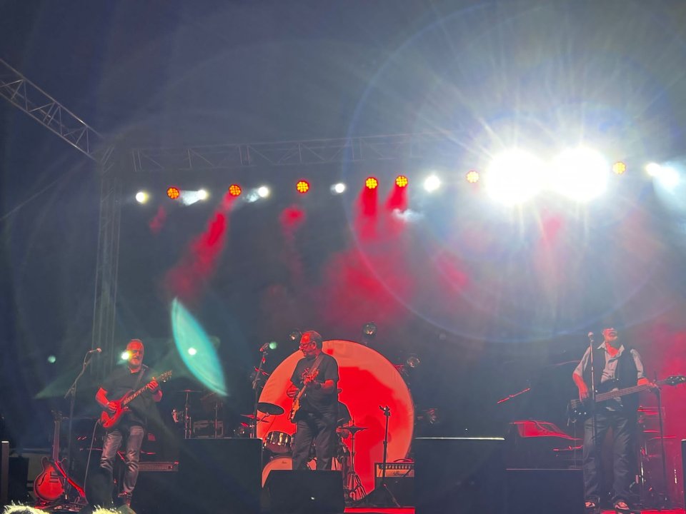 Banda de rock con música propia de segunda mano · Foto 3 de 3 · Alicante