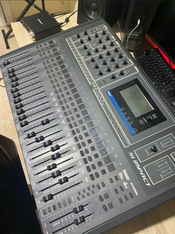 Mesa soundcraft SI impact de segunda mano · Foto 2 de 4 · Alicante · 1000 €