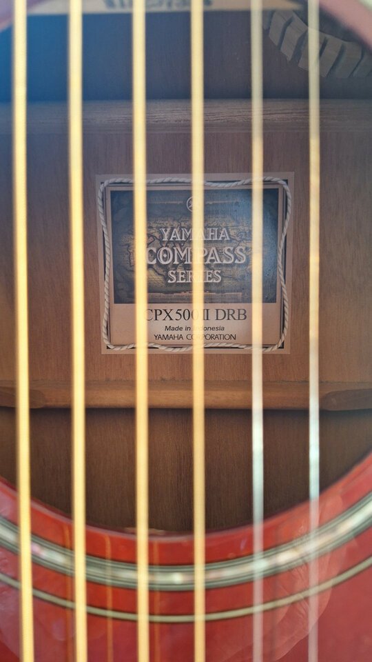 Guitarra electroacustica Yamaha CPX 500II de segunda mano · Foto 3 de 6 · Barcelona · 180 €