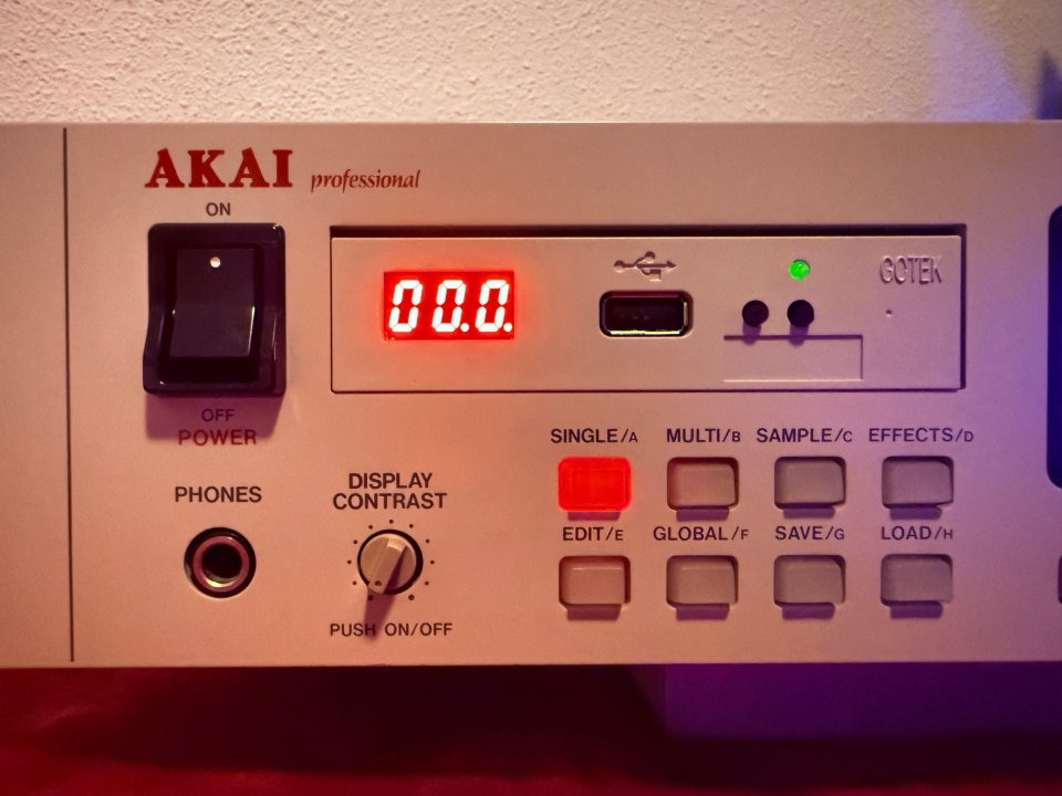 Sampler AKAI S3000XL Mejorado!