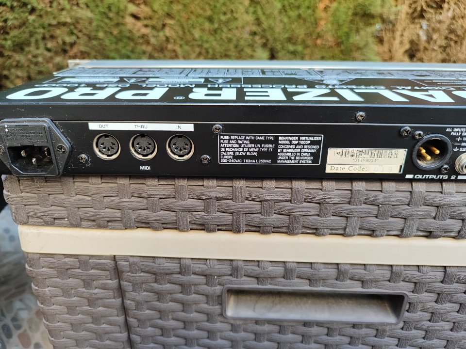 Behringer Virtualizer DSP 1000P de segunda mano · Foto 8 de 8 · Málaga · 45 €
