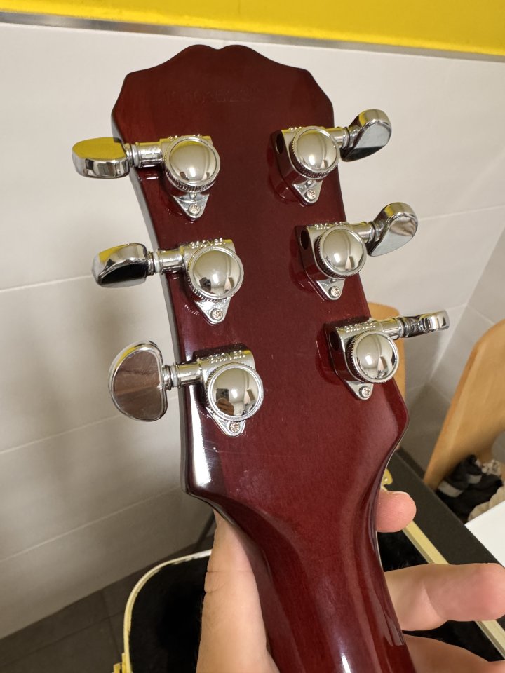 Epiphone Les Paul Standard Gold Top de segunda mano · Foto 7 de 8 · Madrid · 1150 €