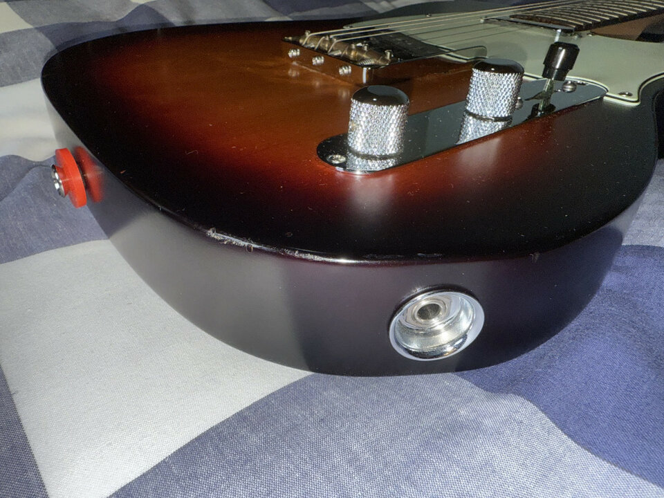 Fender Highway Tele USA. 4 Switch. Brass Saddles. GreasebucketTM circuit.