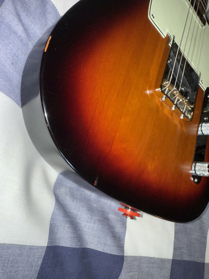 Fender Highway Tele USA. 4 Switch. Brass Saddles. GreasebucketTM circuit.