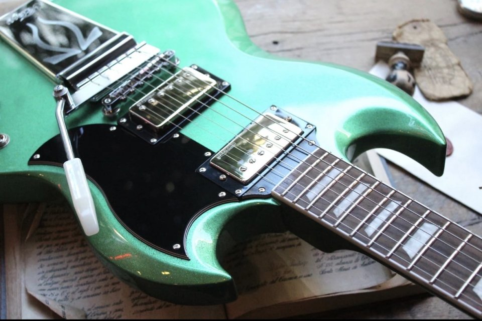 VINTAGE "Limited Green Sparkle VS6 Reissued Vibrola Tailpiece", 3, 68 KG