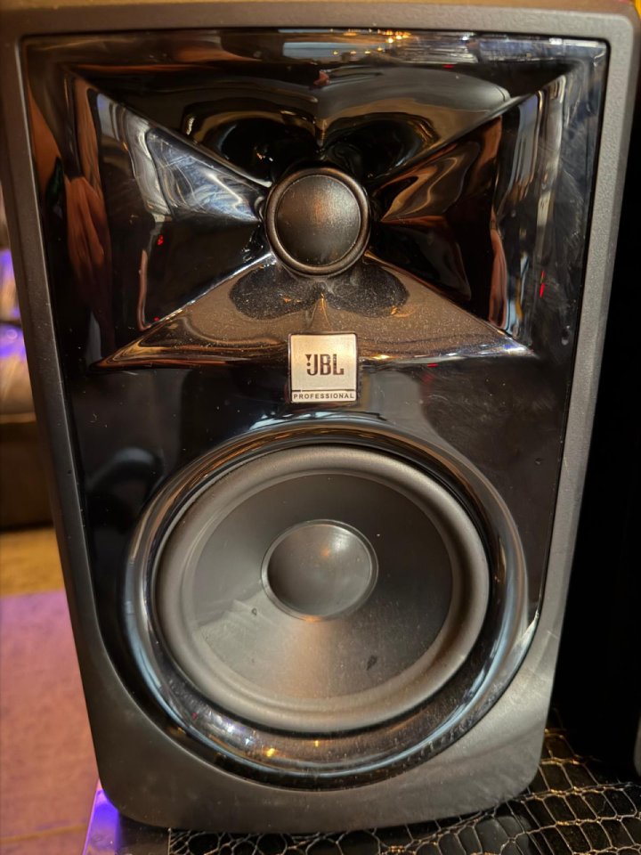 JBL 305P MkII 2-Way 5" Active Nearfield Studio Monitors (Pair)