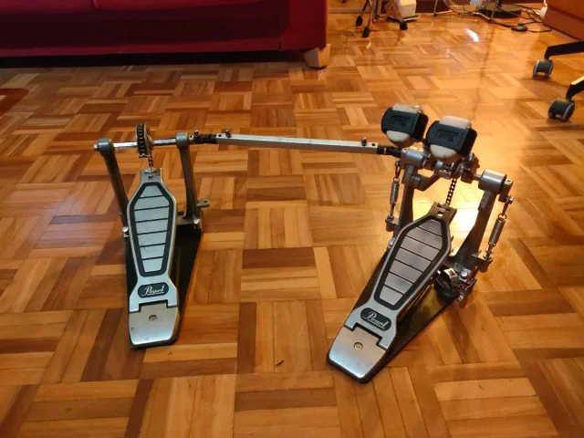 Doble Pedal Pearl P100TW de segunda mano · Foto 1 de 6 · Madrid · 100 €