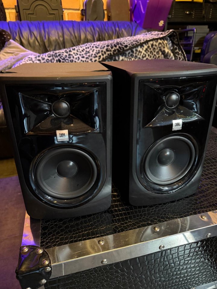 JBL 305P MkII 2-Way 5" Active Nearfield Studio Monitors (Pair)