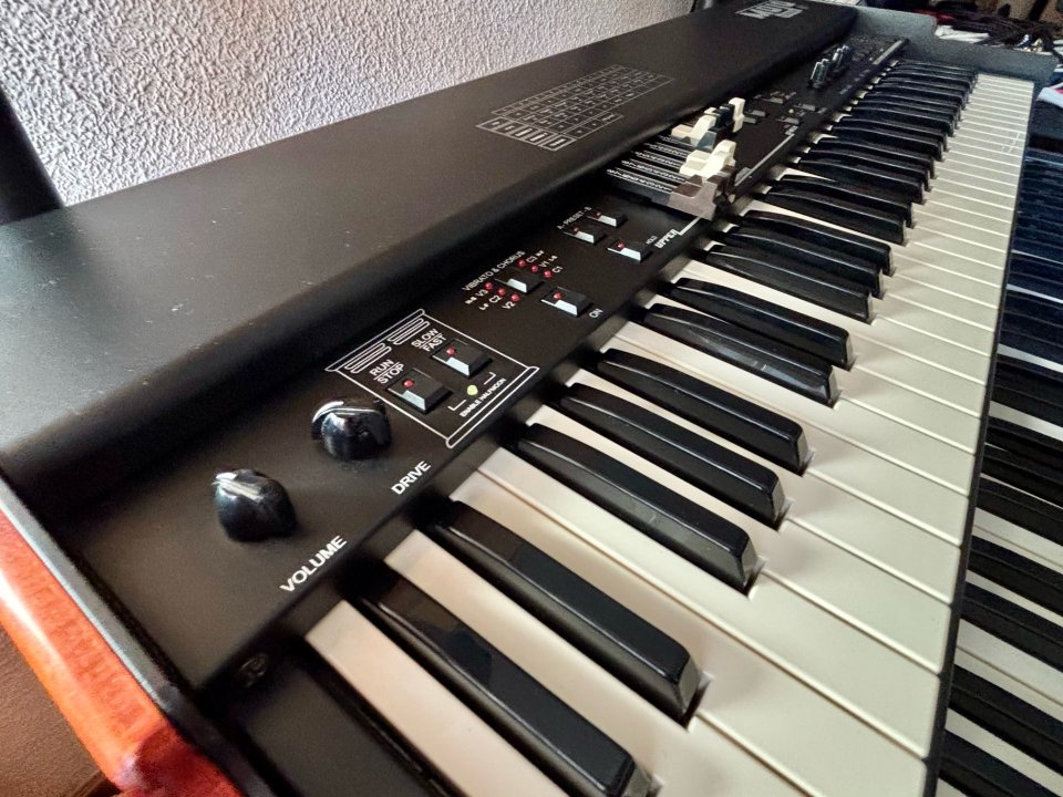 Crumar Mojo 61 con el lower manual de segunda mano · Foto 6 de 9 · Madrid · 1400 €