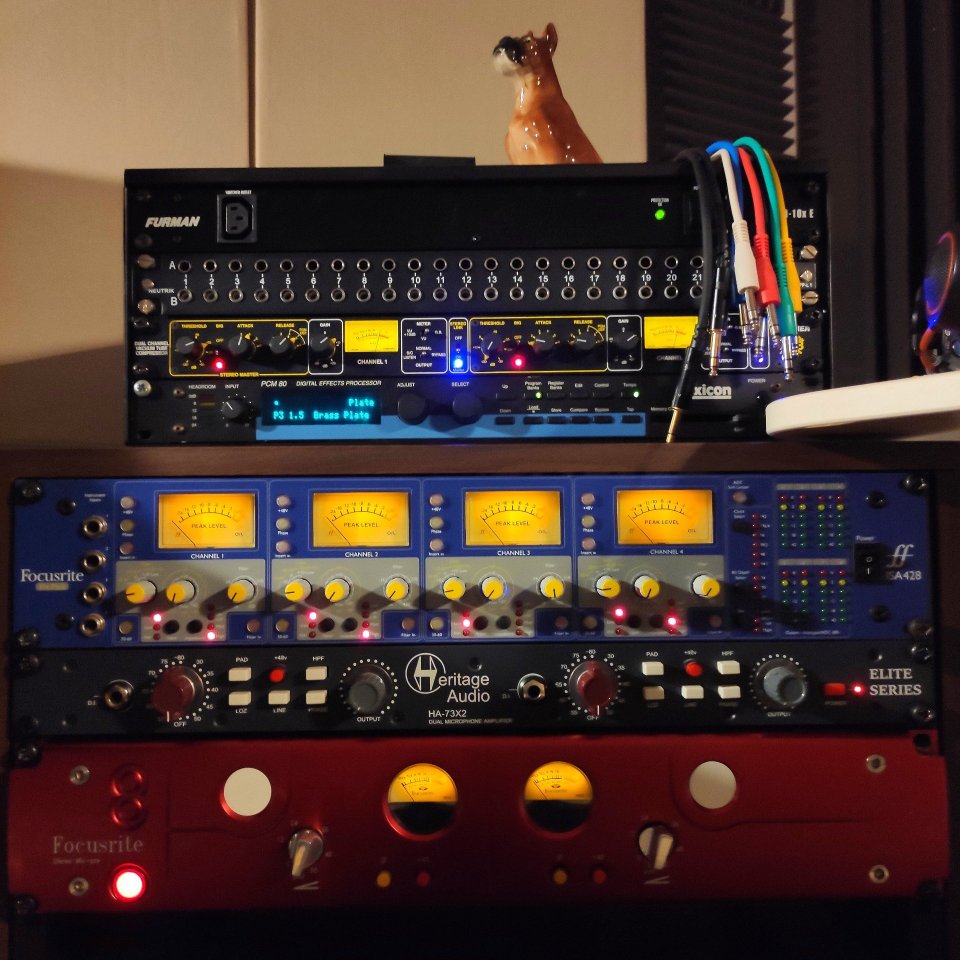 Focusrite RED 8 Preamps de segunda mano · Foto 5 de 5 · Cádiz · 1300 €