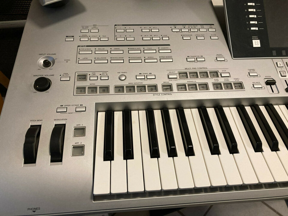 Yamaha Tyros 3