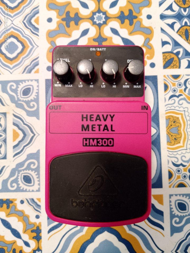Behringer HM300 Heavy Metal Distortion