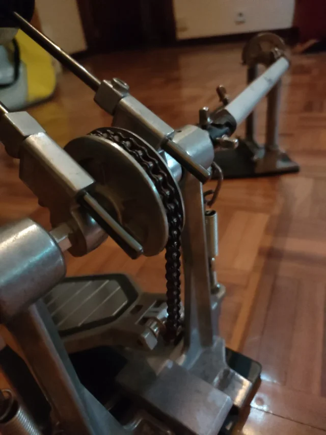 Doble Pedal Pearl P100TW de segunda mano · Foto 3 de 6 · Madrid · 100 €