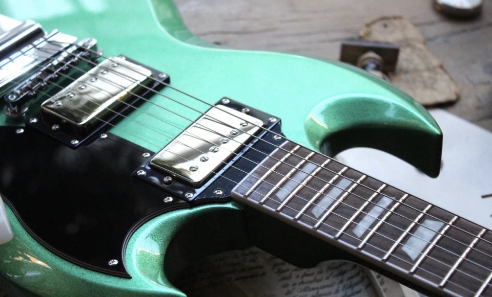 VINTAGE "Limited Green Sparkle VS6 Reissued Vibrola Tailpiece", 3, 68 KG