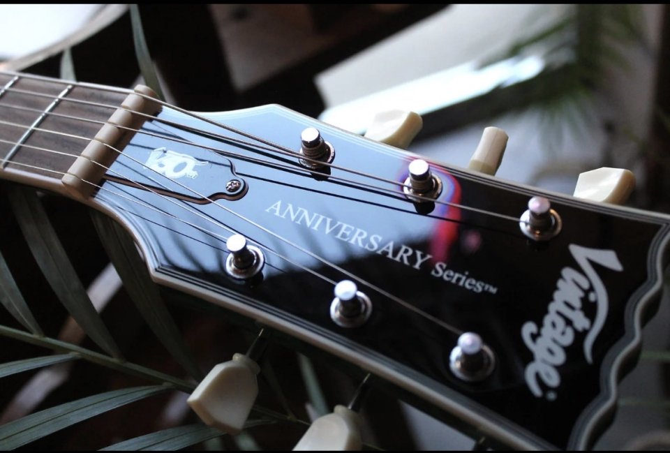 VINTAGE "Limited Green Sparkle VS6 Reissued Vibrola Tailpiece", 3, 68 KG