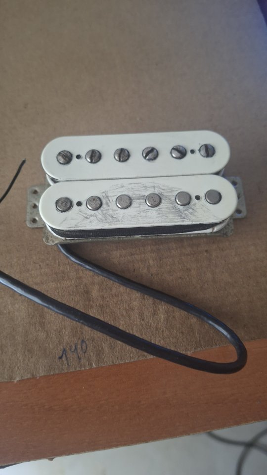 Pastilla Humbucker Fender