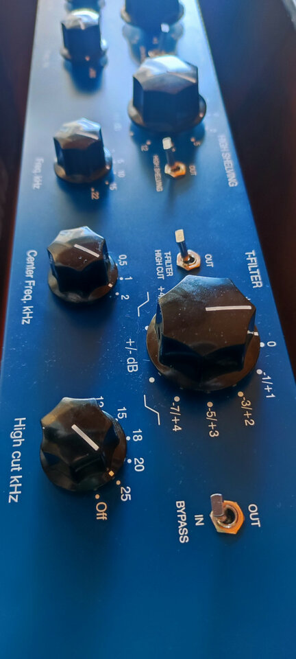 Tube-Tech HLT2A ecualizador estéreo a válvulas