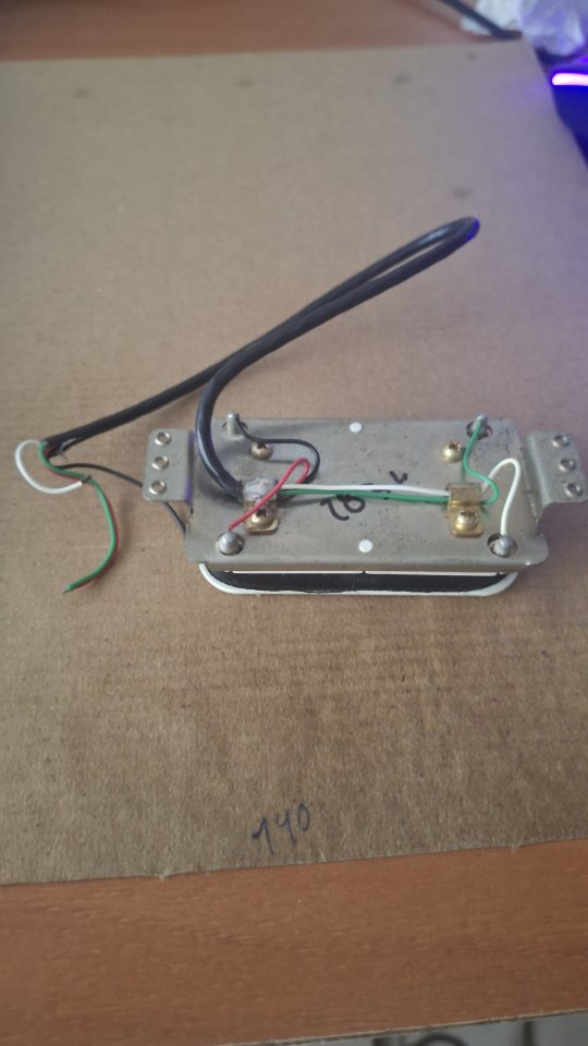 Pastilla Humbucker Fender