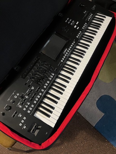 Teclado Profesional Yamaha GENOS