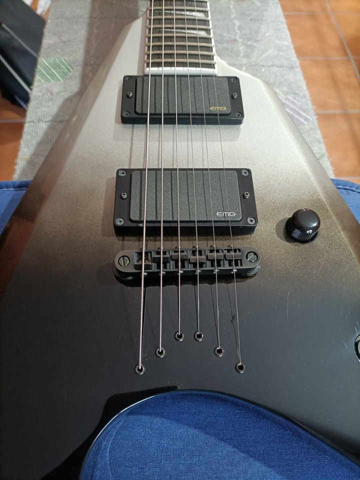 ESP E-II Arrow NT, Black Silver Fade