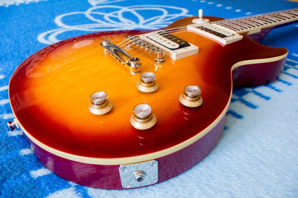 Guitarra Epiphone Les Paul Classic + estuche de segunda mano · Foto 2 de 9 · Madrid · 450 €