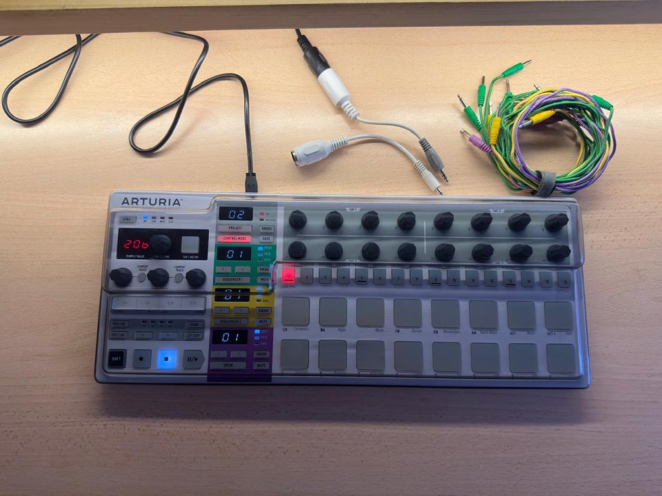 Arturia Beatstep Pro + Decksaver de segunda mano · Foto 1 de 3 · León · 135 €