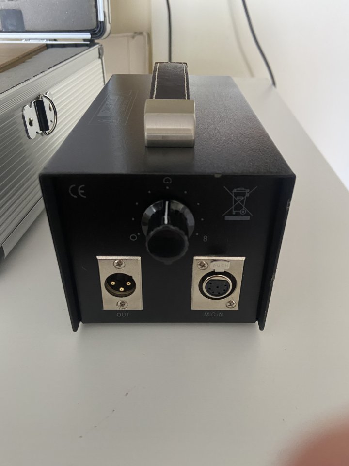 Beesneez BU47 (Neumann u47 clon)