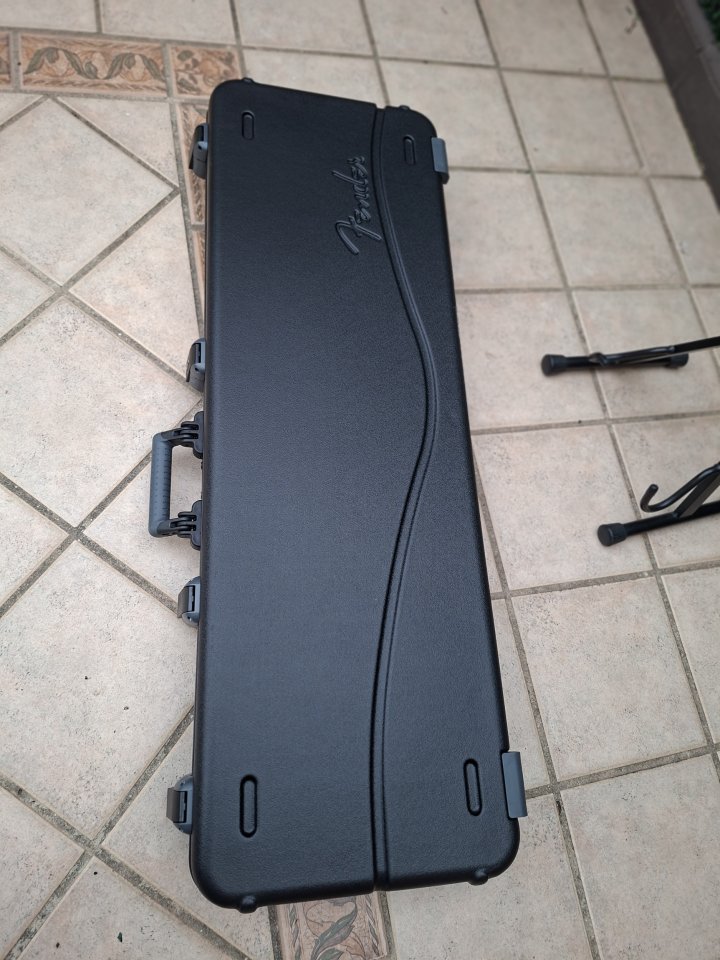 Fender American Ultra Precision