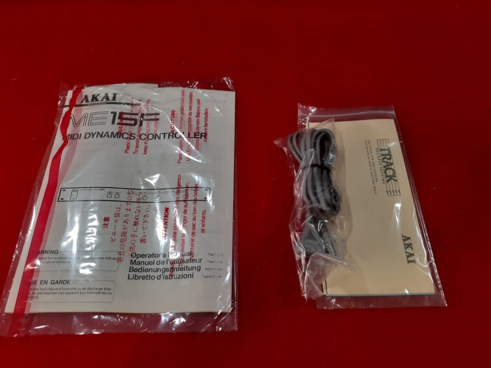 Akai ME 15F (New old stock) de segunda mano · Foto 4 de 4 · Girona · 55 €