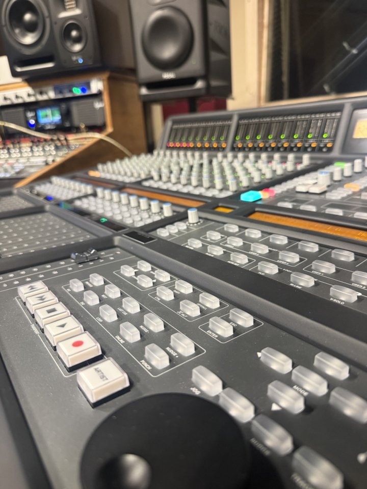 Mesa SSL Matrix II nueva de segunda mano · Foto 1 de 4 · Barcelona · 12000 €