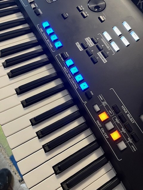 Teclado Profesional Yamaha GENOS