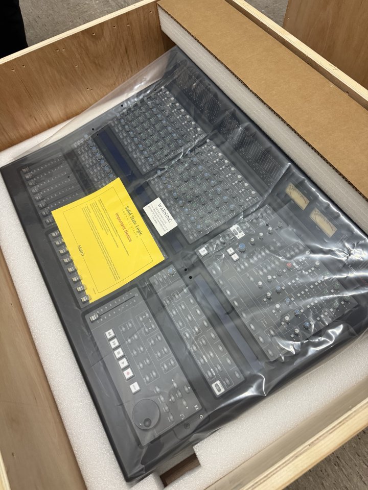 Mesa SSL Matrix II nueva de segunda mano · Foto 2 de 4 · Barcelona · 12000 €