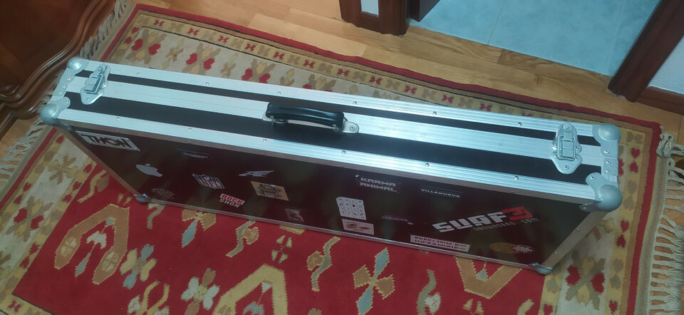 Thon Flightcase para Teclado/Sintetizador de 61 teclas