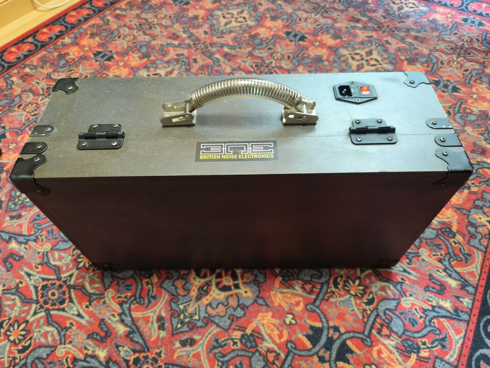 Case Eurorack 2x104HP madera con fuente y busboard