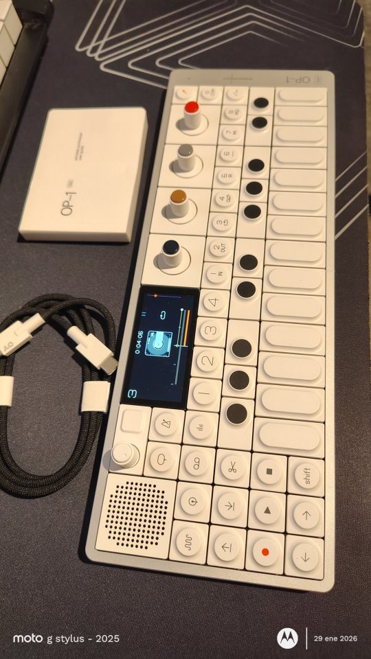 vendo teenage op1 field