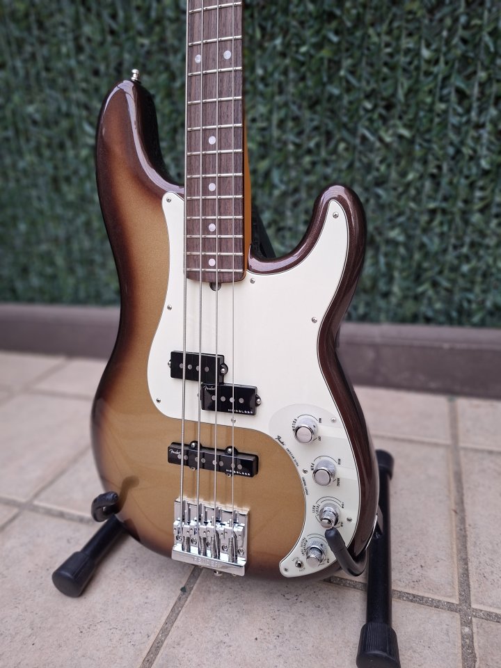 Fender American Ultra Precision