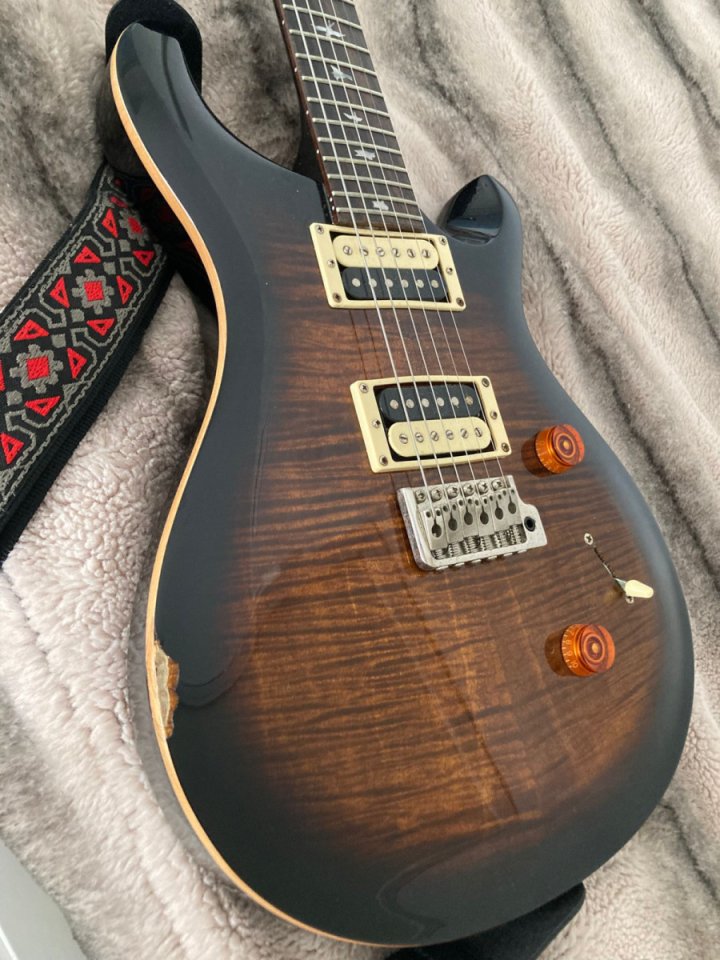 PRS SE Custom 24 (Black Gold)