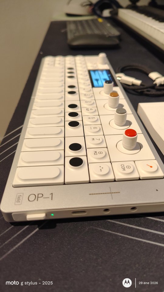 vendo teenage op1 field